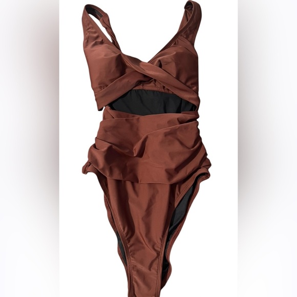 NWT Cupshe One Piece Bathing Suit with Peek A Boo Mesh - Picture 1 of 8